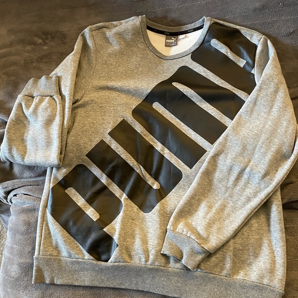 Men’s Puma sweatshirt